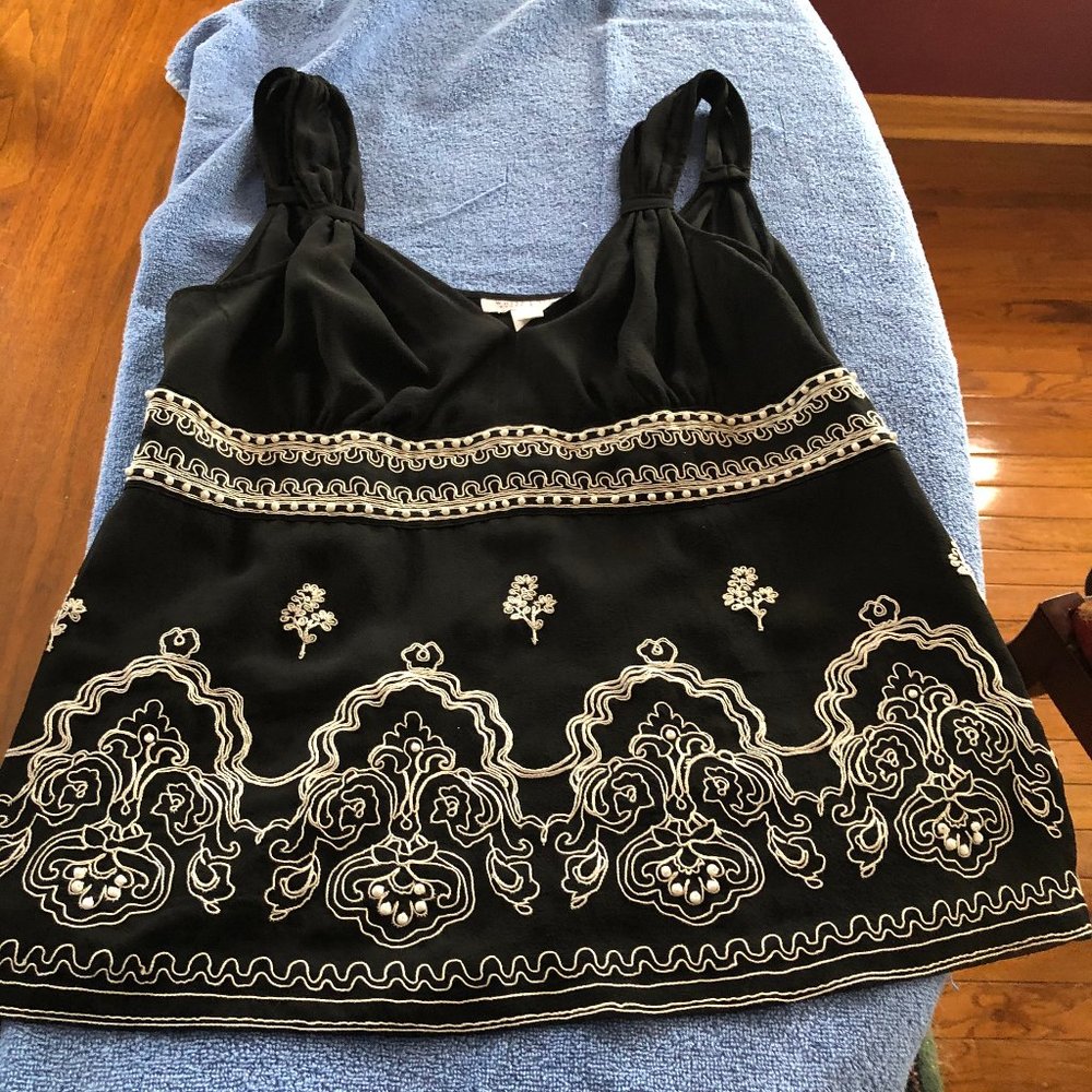 Form Black and White beaded  Top - SIZE Med